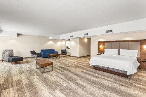 Holiday Inn Express Hotel & Suites Tacoma an IHG Hotel - image 40