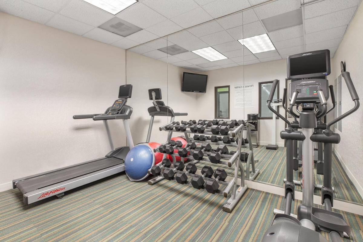 Holiday Inn Express Hotel & Suites Tacoma an IHG Hotel - image 7