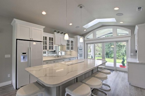 Contemporary Tacoma Cottage with Deck and Pond! - image 3