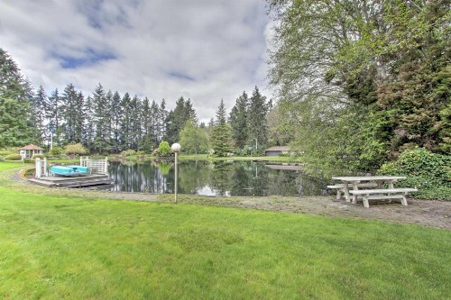 Contemporary Tacoma Cottage with Deck and Pond! - image 6