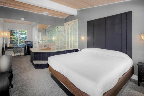 The Inn at Boatworks Lake Tahoe - image 12