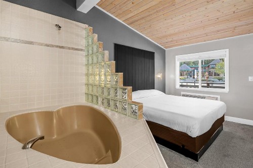 The Inn at Boatworks Lake Tahoe - image 6
