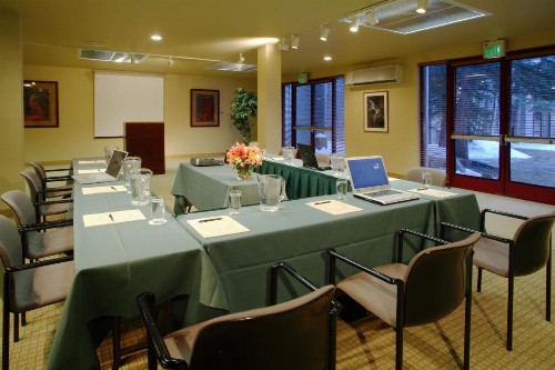 Squaw Valley Lodge - image 7