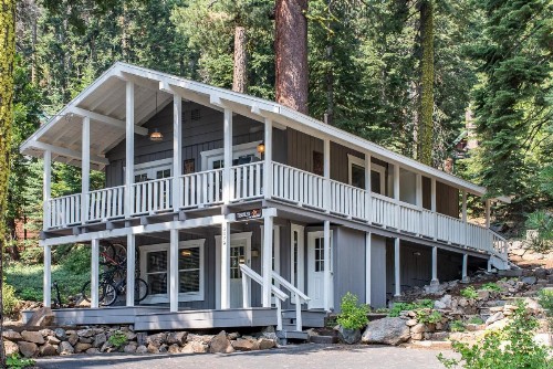 The Love Nest: Tahoe City Cabin