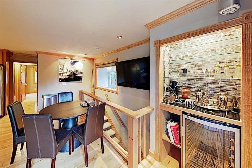 The Love Nest: Tahoe City Cabin - image 12