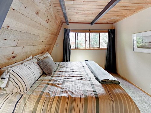 790 Chapel Cabin - image 11