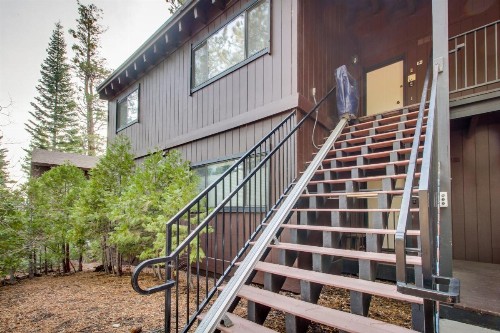 Tahoe City Retreat - image 11