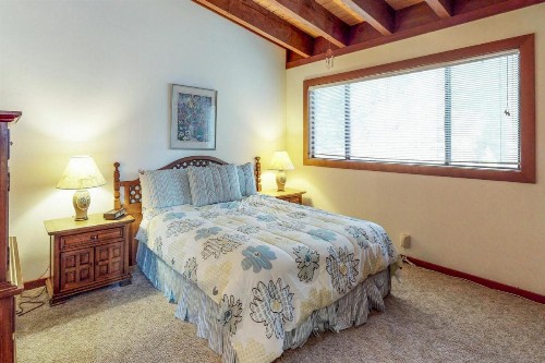 Tahoe City Retreat - image 12