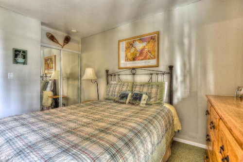 Lake Forest Villa - image 3