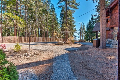 Modern Lakeside Comfort Walk to Dock and Tahoe City - image 9