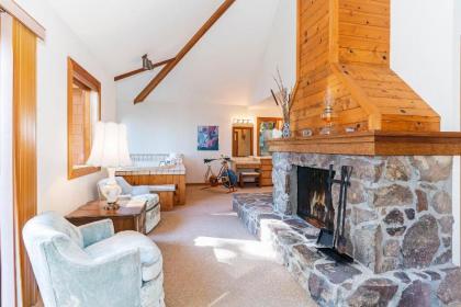 Tahoe Classic by Tahoe Mountain Properties - image 12