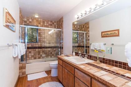 Tahoe Classic by Tahoe Mountain Properties - image 3