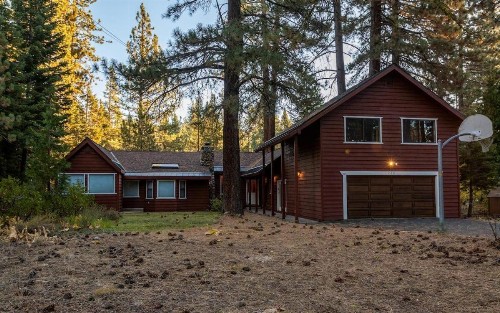 Tennenbaum by AvantStay - Classic Cabin in Tahoe Vista - Walk to the Beach!