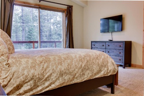 Tahoma Deluxe Brand New Home - image 9