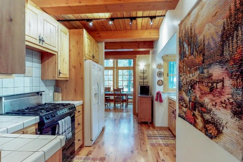 Timeless in Tahoma - image 4