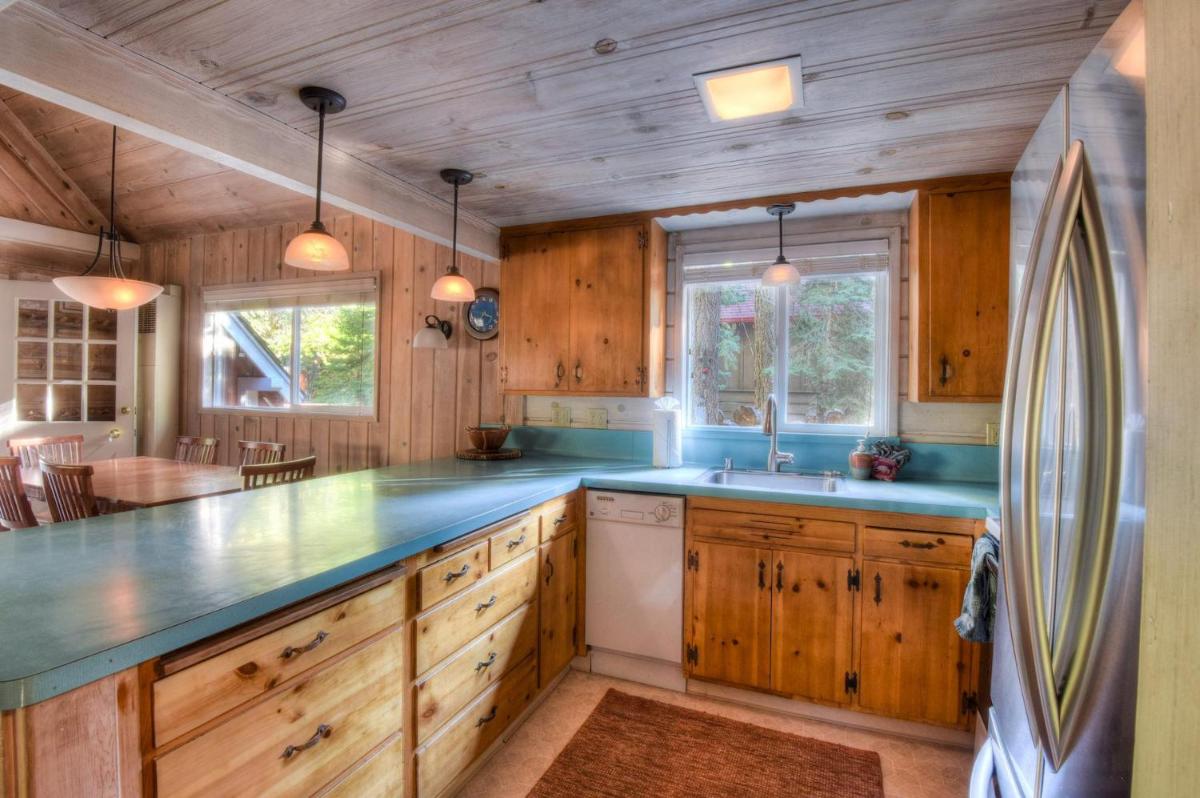 Woodland Chalet - image 7