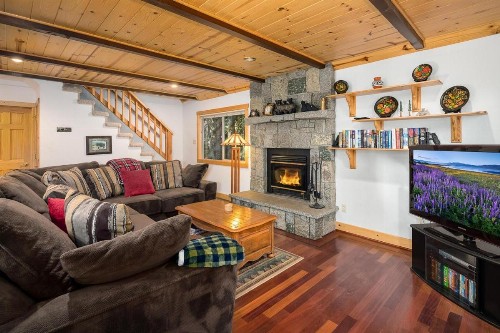 The Lazy Bear Lodge - image 10