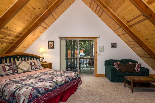 The Lazy Bear Lodge - image 14
