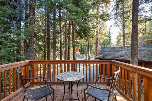 The Lazy Bear Lodge - image 15