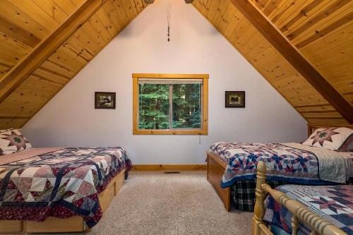 The Lazy Bear Lodge - image 18