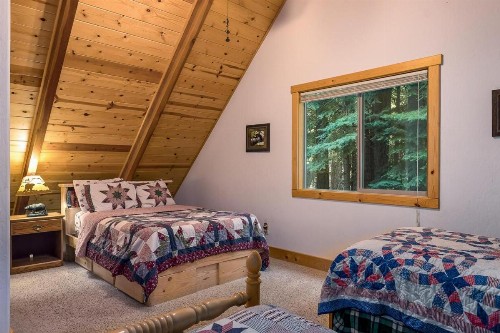 The Lazy Bear Lodge - image 19