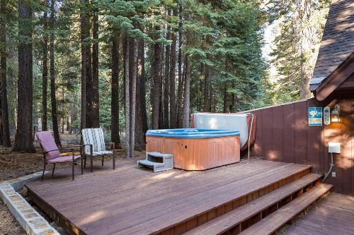 The Lazy Bear Lodge - image 2