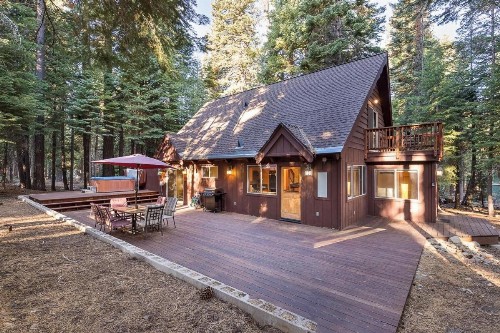 The Lazy Bear Lodge - image 4