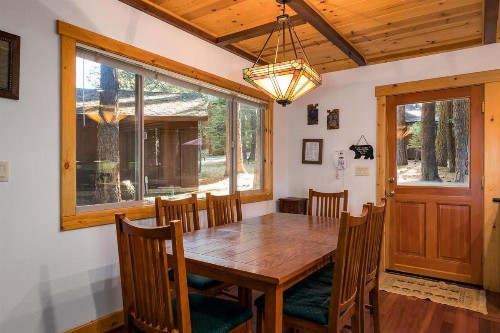 The Lazy Bear Lodge - image 8