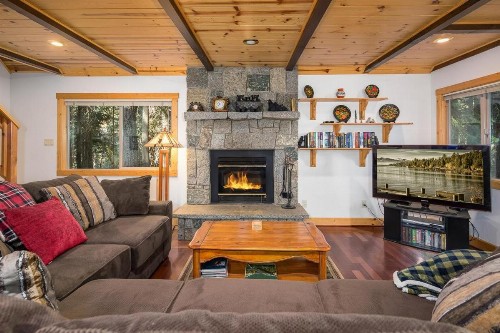 The Lazy Bear Lodge - image 9