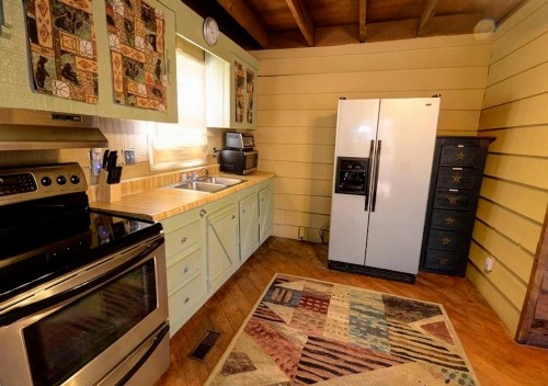 Driftwood Cabin - image 10
