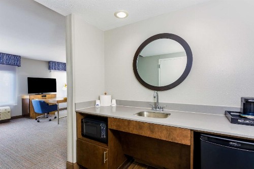 Hampton Inn & Suites Tallahassee I-10-Thomasville Road - image 21