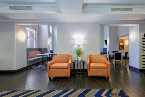 Hampton Inn & Suites Tallahassee I-10-Thomasville Road - image 3