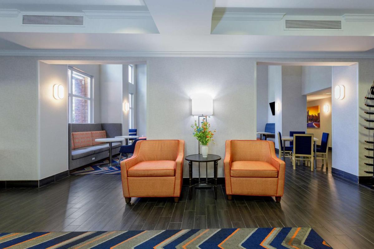 Hampton Inn & Suites Tallahassee I-10-Thomasville Road - image 3