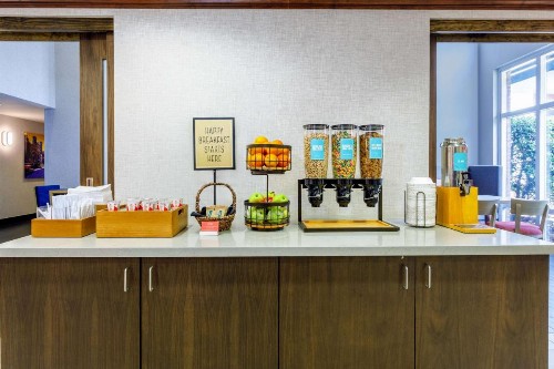 Hampton Inn & Suites Tallahassee I-10-Thomasville Road - image 8
