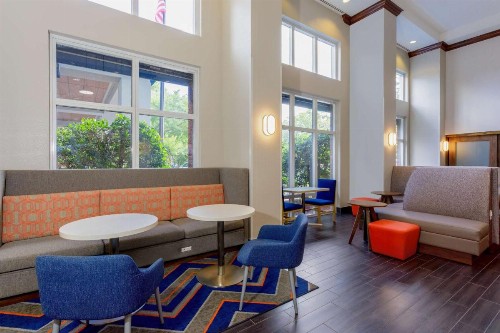 Hampton Inn & Suites Tallahassee I-10-Thomasville Road - image 9