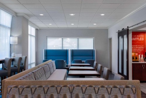 Hampton Inn Tallahassee-Central - image 12