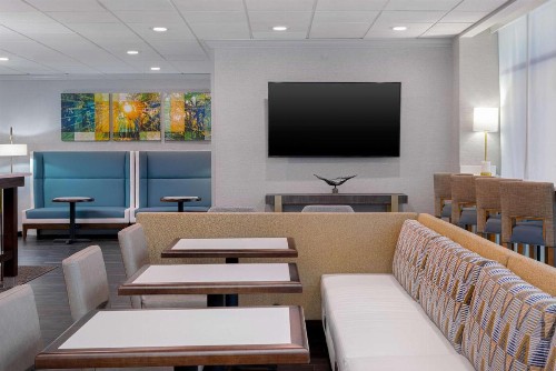 Hampton Inn Tallahassee-Central - image 4