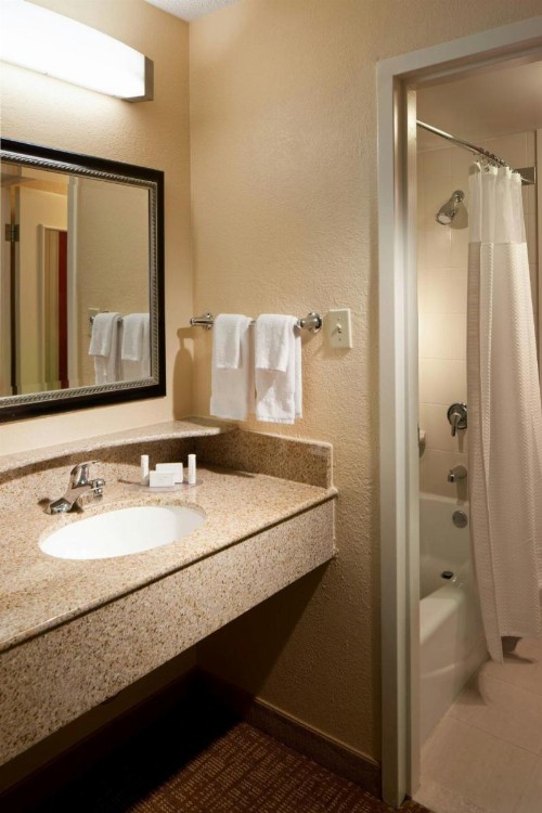 Courtyard by Marriott Tallahassee Downtown/Capital - image 34