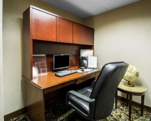 Quality Inn & Suites Tallahassee - image 2