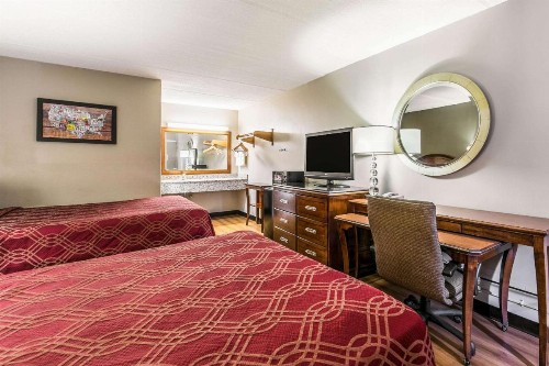 Econo Lodge North - image 6