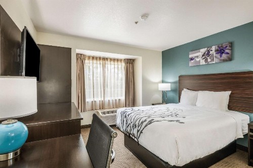 Sleep Inn & Suites - image 33