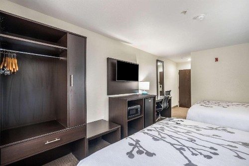 Sleep Inn & Suites - image 37