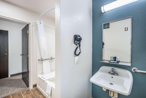 Sleep Inn & Suites - image 39