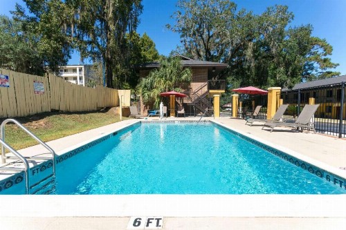 Howard Johnson by Wyndham Tallahassee - image 3