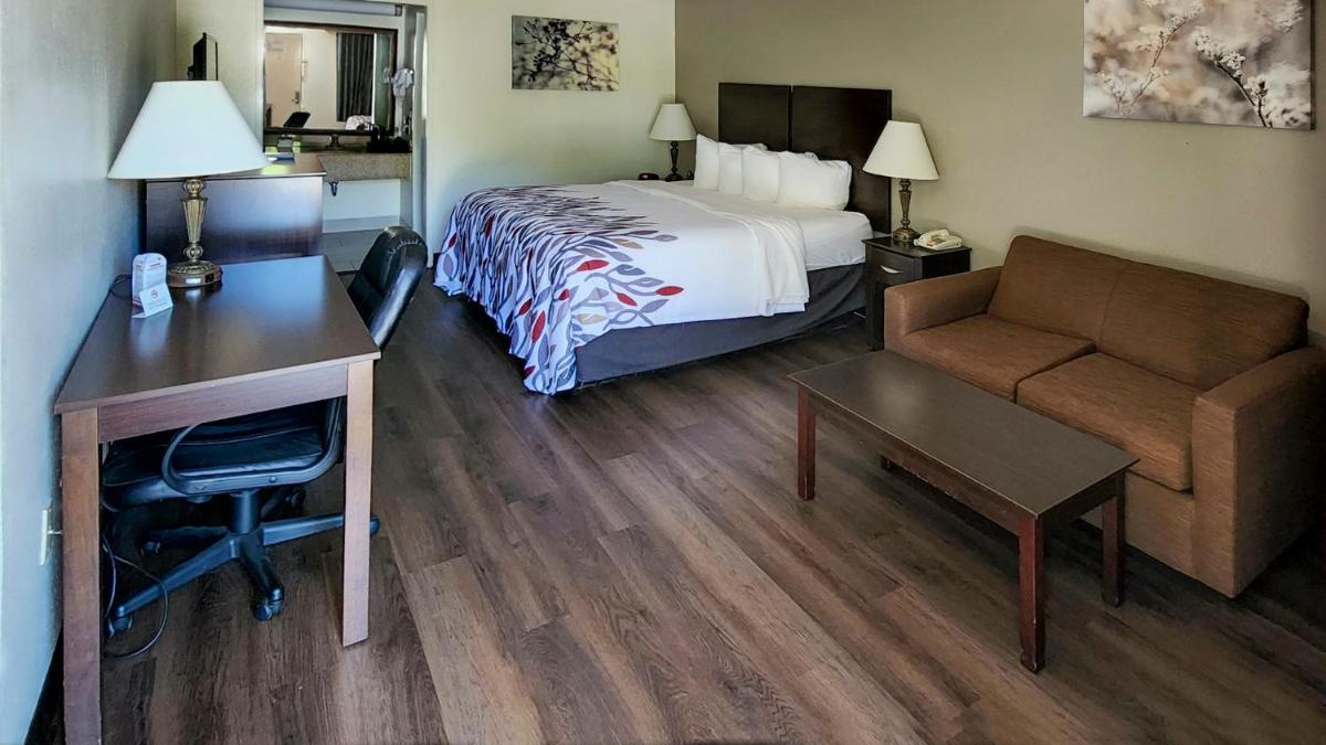 Quality Inn & Suites - image 2