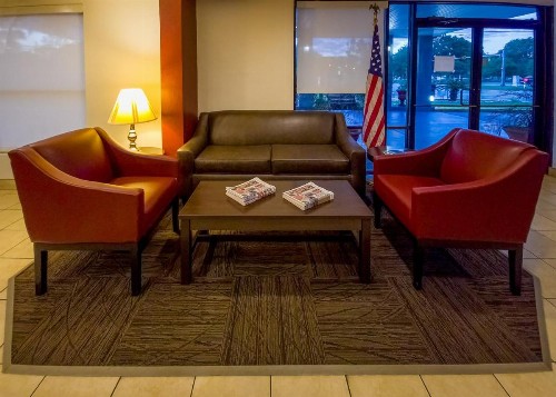 Quality Inn & Suites - image 25