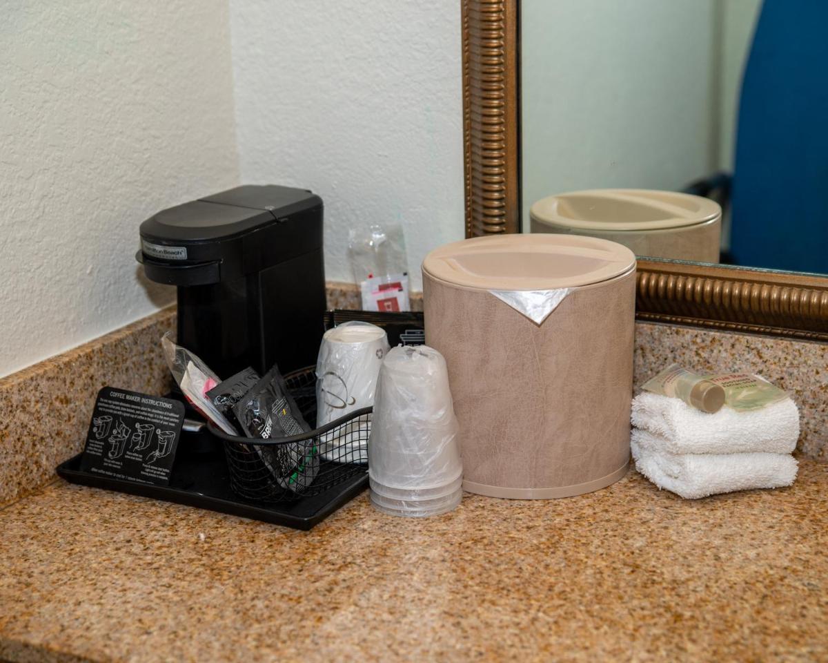 Quality Inn & Suites - image 5