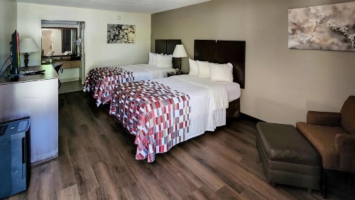 Quality Inn & Suites - image 9