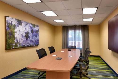 Fairfield Inn & Suites by Marriott Tallahassee Central - image 9