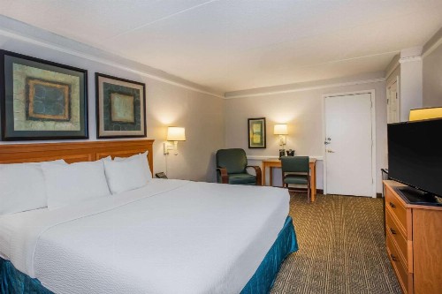 La Quinta Inn by Wyndham Tallahassee North - image 15